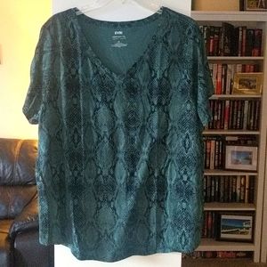 Green snake print t-shirt